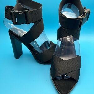 Alias Mae Canvas Women’s Leather and Canvas Strappy Heel Sandals Size 5 1/2